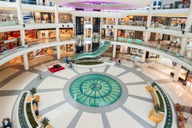 Yılbaşı alışverişinde AVM'ler doldu taştı