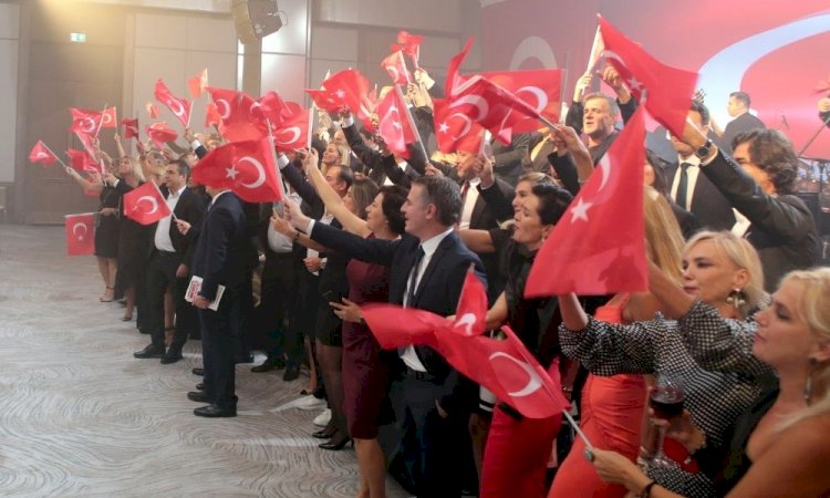 Türkiye’nin markalarından Cumhuriyetin 100. yılına özel görkemli kutlama